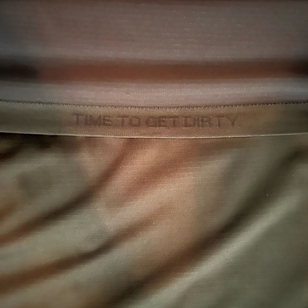 Lululemon men’s shirt. Time to get dirty, like new! - Picture 5 of 5